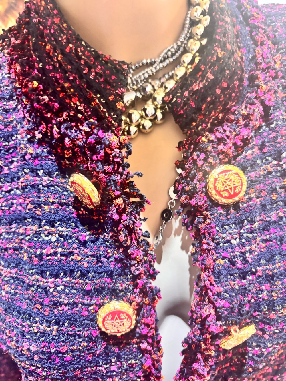 St. John Red Pink multi tweed skirt suit Bouclé Blazer Gold Buttons 12 L shimmer